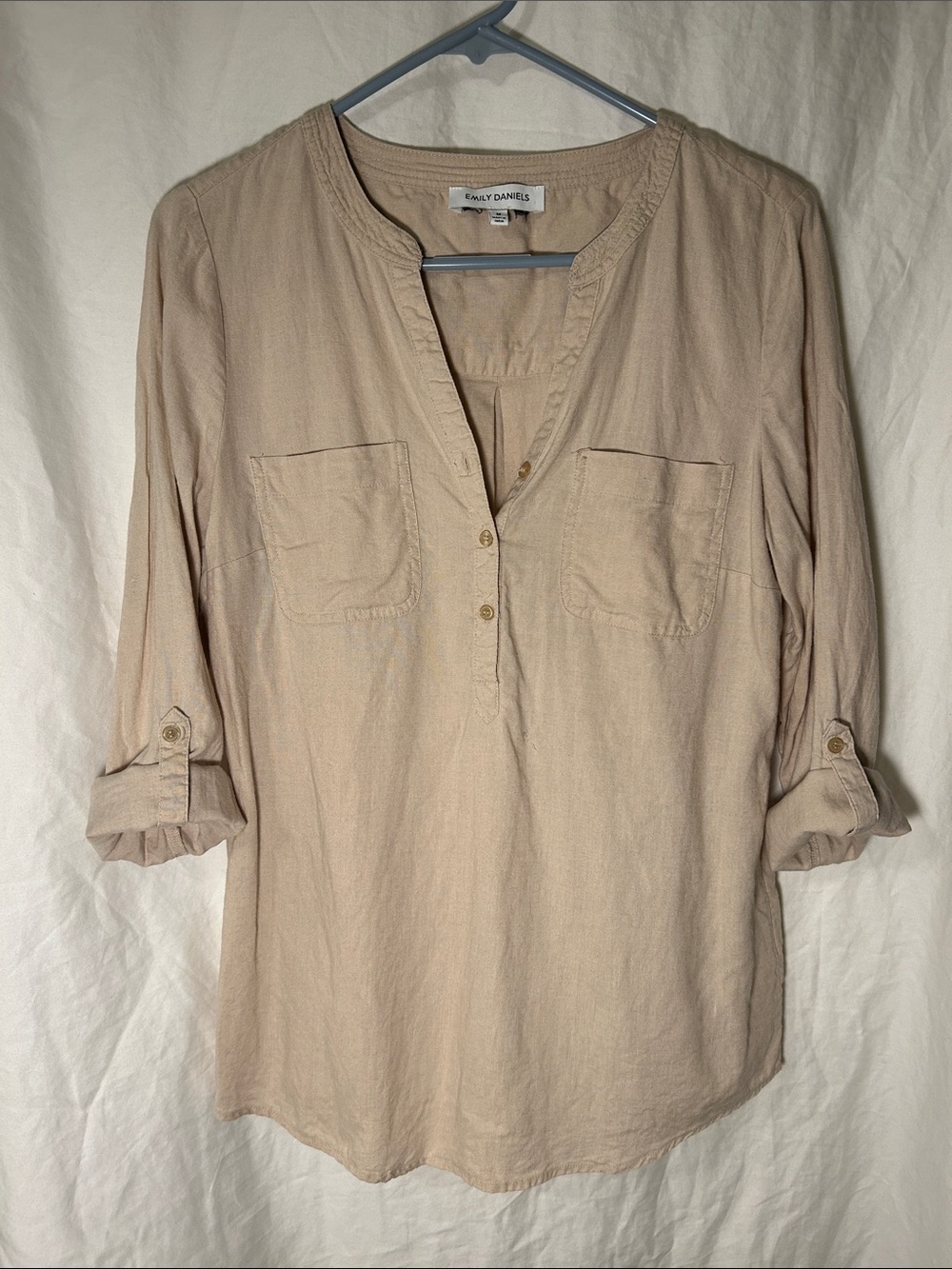 Emily Daniels Linen Blend Tan Split-Neck Button-Front Blouse - M